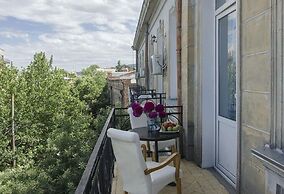 Griboedov Hostel & Suites