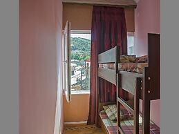 Griboedov Hostel & Suites