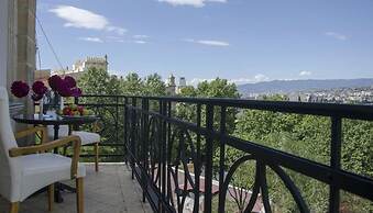 Griboedov Hostel & Suites