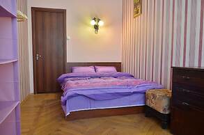 Griboedov Hostel & Suites