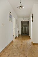 Imperial Apartments - Nautica III