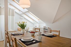 Imperial Apartments - Nautica III