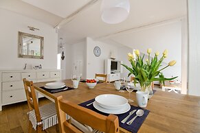 Imperial Apartments - Nautica III