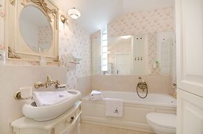 Imperial Apartments - Nautica III