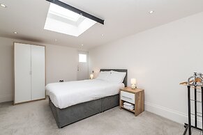 Piccadilly Lofts  by Allô Housing