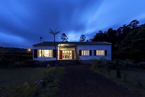 Sete Cidades Lake Lodge