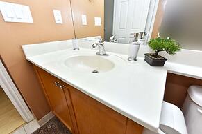 Sarkar Suites - 3888 Duke of York Blvd