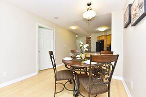 Sarkar Suites - 3888 Duke of York Blvd