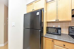 Sarkar Suites - 3888 Duke of York Blvd