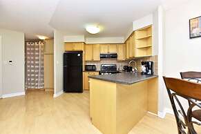 Sarkar Suites - 3888 Duke of York Blvd