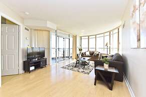 Sarkar Suites - 3888 Duke of York Blvd