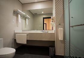 Naviti Warwick Dammam