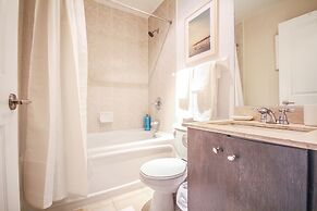 Sarkar Suites - YorkVille