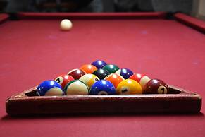 Party Hostel- Canmore Hotel Hostel