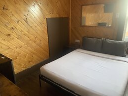 Party Hostel- Canmore Hotel Hostel