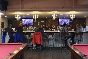 Party Hostel- Canmore Hotel Hostel