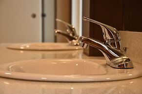 Party Hostel- Canmore Hotel Hostel