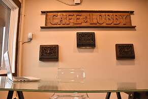 Party Hostel- Canmore Hotel Hostel