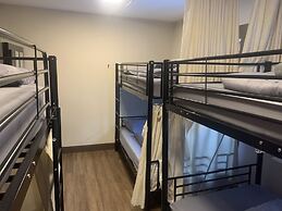 Party Hostel- Canmore Hotel Hostel