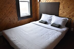 Party Hostel- Canmore Hotel Hostel