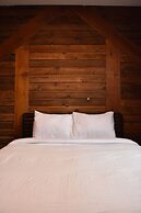 Party Hostel- Canmore Hotel Hostel