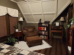 The Katherine Holle House