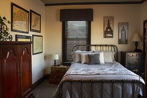 The Katherine Holle House