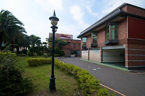 Beverly Commercial Motel