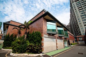 Beverly Commercial Motel