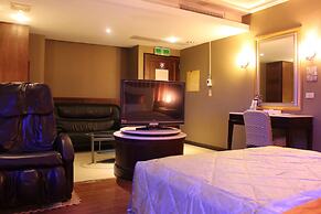 Beverly Commercial Motel