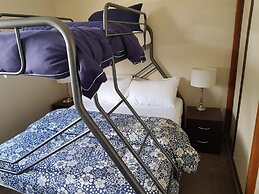 Kumara Historic Cottages - Hostel