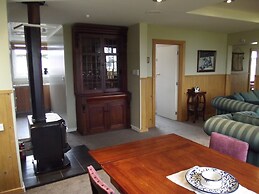 Kumara Historic Cottages - Hostel