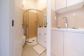 Takapuna Central Spacious & New Home 3