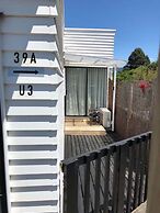 Takapuna Central Spacious & New Home 3