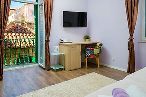 L U X E Split Luxury Rooms