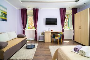 L U X E Split Luxury Rooms