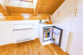 L U X E Split Luxury Rooms