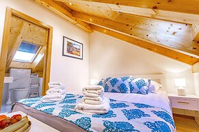 L U X E Split Luxury Rooms