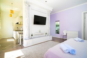 L U X E Split Luxury Rooms