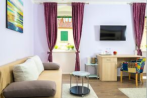 L U X E Split Luxury Rooms