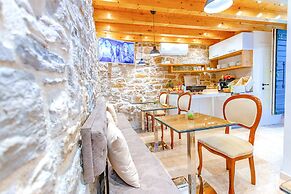 L U X E Split Luxury Rooms