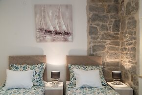 Split Apartments with Hotel Service