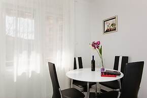 Split Apartments with Hotel Service