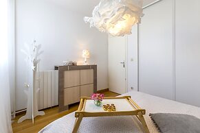 Split Apartments with Hotel Service