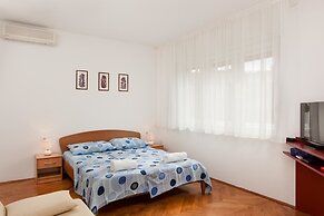 Split Apartments with Hotel Service
