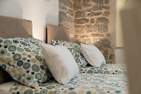 Split Apartments with Hotel Service