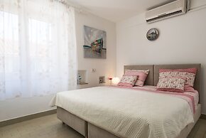Split Apartments with Hotel Service