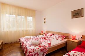 Split Apartments with Hotel Service