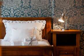 Split Apartments with Hotel Service