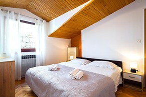 Split Apartments with Hotel Service